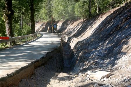 IZGRADNJA NOVE KANALIZACIJE IN OBNOVA CESTE BEGUNJE CERKNICA 05 FOTO LJUBO VUKELIČ